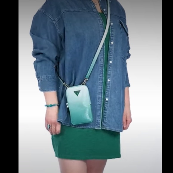 Guess Mini Crossbody - Picture 7 of 14